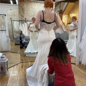 Elegant Lace Wedding Dress